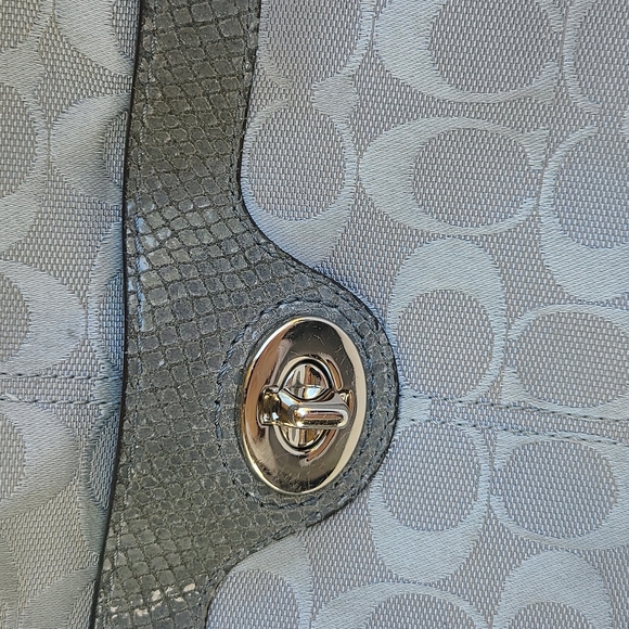 Coach Handbag - Picture 2 of 9